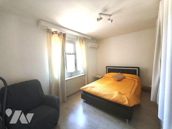 SAINT MARTIN DE CRAU à 5mn du Centre, jolie maison de plain-pied sur sous-sol en rez-de-jardin ...