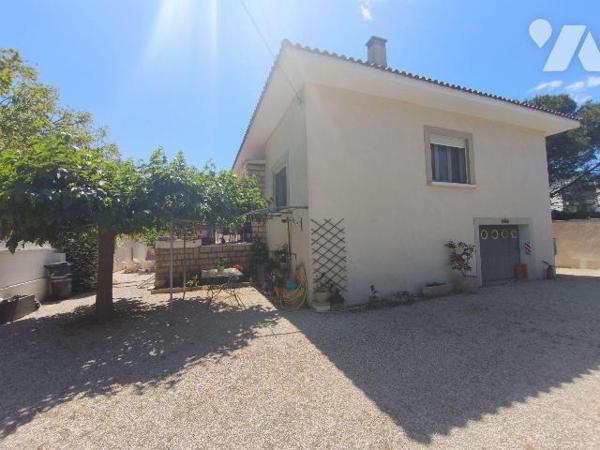 SAINT MARTIN DE CRAU à 5mn du Centre, jolie maison de plain-pied sur sous-sol en rez-de-jardin ...
