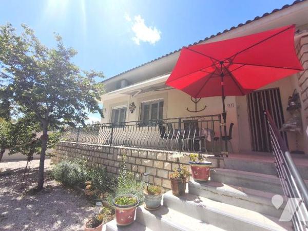 SAINT MARTIN DE CRAU à 5mn du Centre, jolie maison de plain-pied sur sous-sol en rez-de-jardin ...