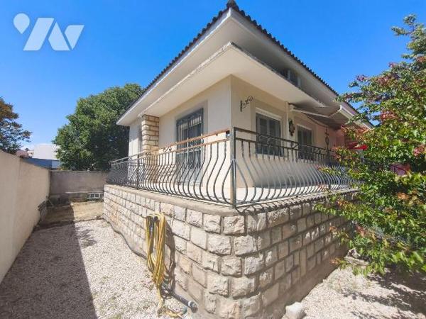 SAINT MARTIN DE CRAU à 5mn du Centre, jolie maison de plain-pied sur sous-sol en rez-de-jardin ...