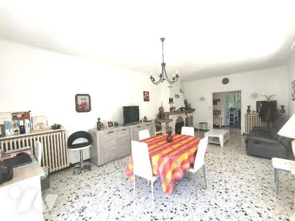SAINT MARTIN DE CRAU à 5mn du Centre, jolie maison de plain-pied sur sous-sol en rez-de-jardin ...