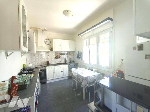 SAINT MARTIN DE CRAU à 5mn du Centre, jolie maison de plain-pied sur sous-sol en rez-de-jardin ...