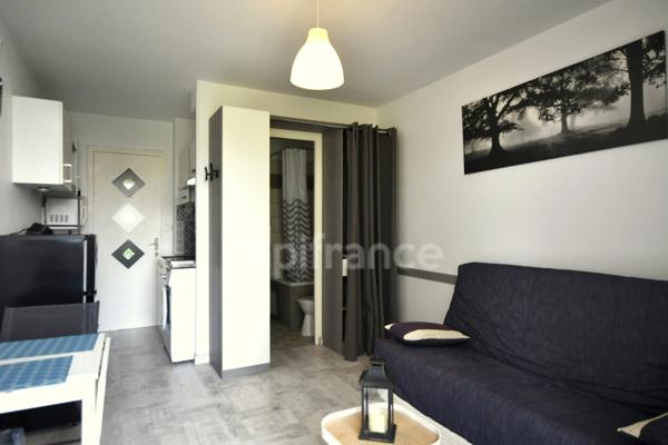 AGEN – STUDIO MEUBLÉ LOUÉ – BALCON & PARKING – INVESTISSEMENT CLÉ EN MAIN