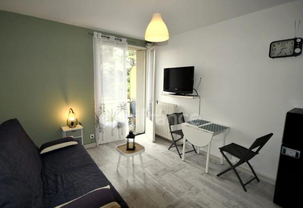 AGEN – STUDIO MEUBLÉ LOUÉ – BALCON & PARKING – INVESTISSEMENT CLÉ EN MAIN
