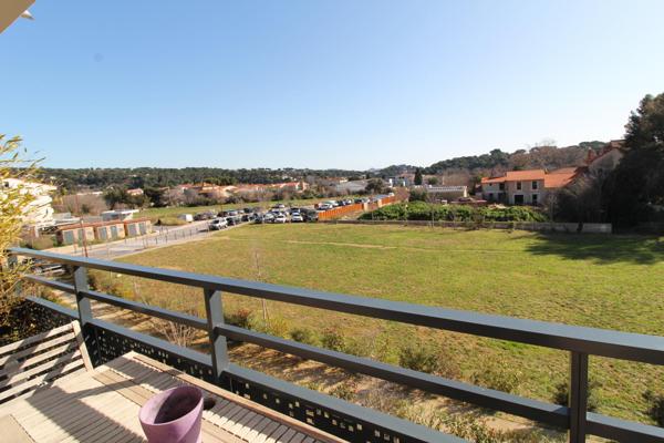 LA CIOTAT -  APPARTEMENT  RECENT - 82 M² - 3 CHAMBRES - TERRASSE - 2 BOX - 2E ETAGE/3 -