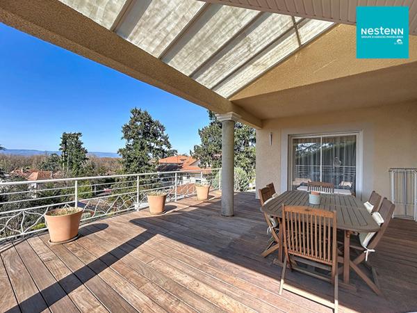 Propriété d'exception - Saint-Just Saint-Rambert - 310 m² hab - Piscine et vue panoramique !
