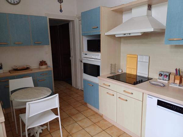 Charmante maison bourgeoise au coeur de Bagneux 137 m² habitables, à proximité immédiate des commerces, écoles.