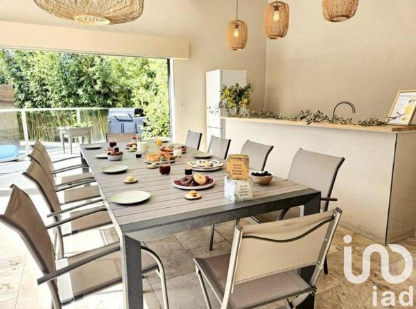 Maison 8 pièces de 336 m² à Garons (30128)