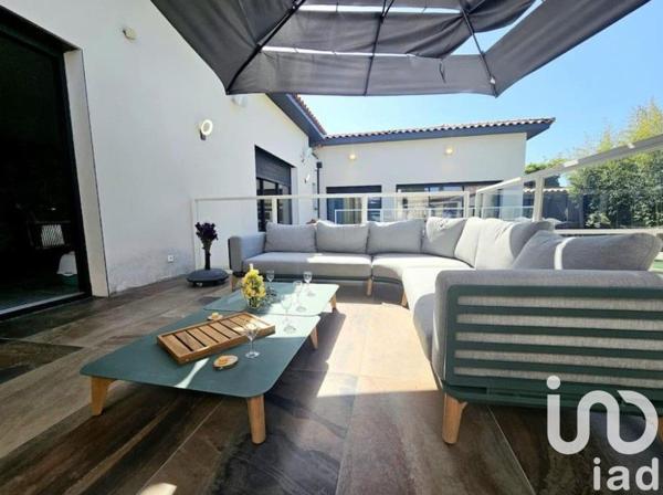 Maison 8 pièces de 336 m² à Garons (30128)