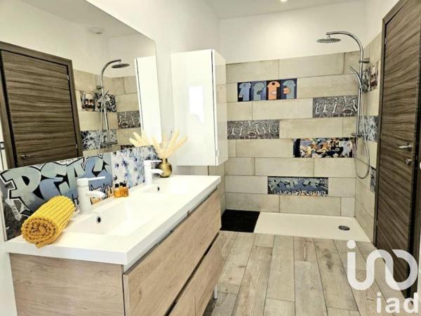 Maison 8 pièces de 336 m² à Garons (30128)