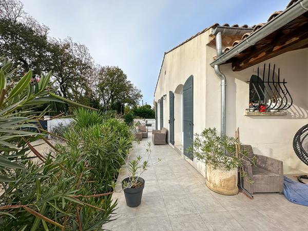 Maison d 'architecte avec piscine