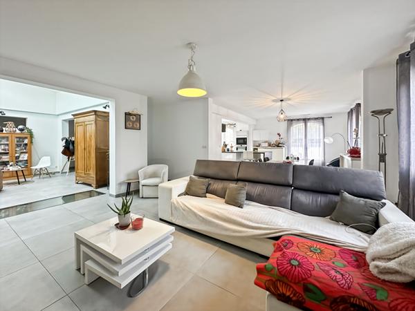 Maison d 'architecte avec piscine