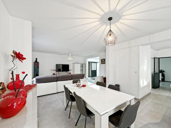 Maison d 'architecte avec piscine