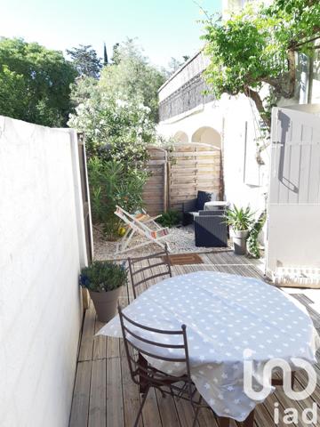 Maison 9 pièces de 219 m² à Fontvieille (13990)