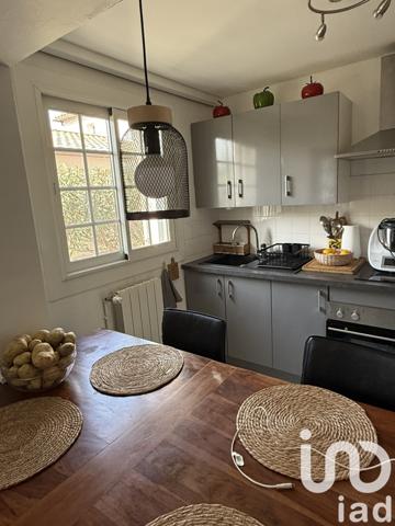 Maison 9 pièces de 219 m² à Fontvieille (13990)