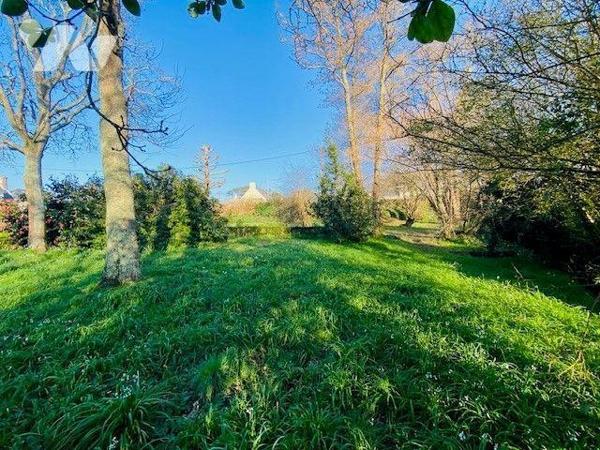 A VENDRE à Perros-Guirec (22700) en Côtes-d'Armor (22) Un terrain destiné à la construction, d'...