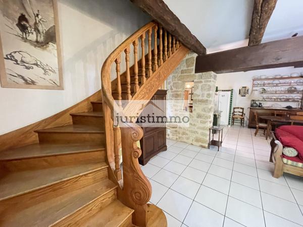 Travaillan (84850) IDEAL INVESTISSEUR : MAGNIFIQUE MAS TYPIQUE EN PIERRES DE 356 M² DIVISE EN DEUX LOGEMENTS AVEC DEPENDANCES DE