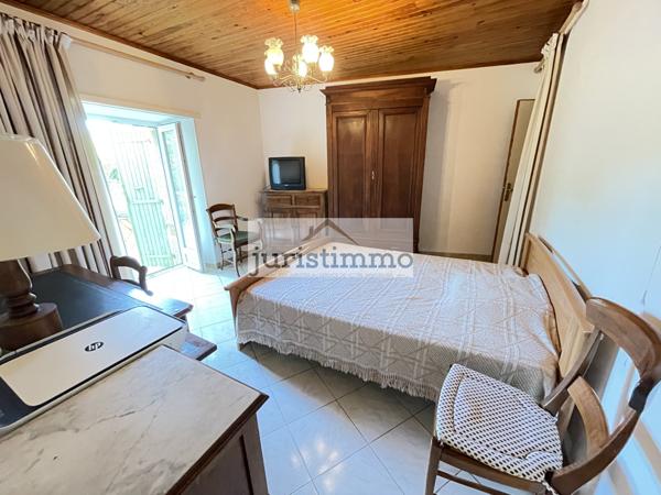 Travaillan (84850) IDEAL INVESTISSEUR : MAGNIFIQUE MAS TYPIQUE EN PIERRES DE 356 M² DIVISE EN DEUX LOGEMENTS AVEC DEPENDANCES DE