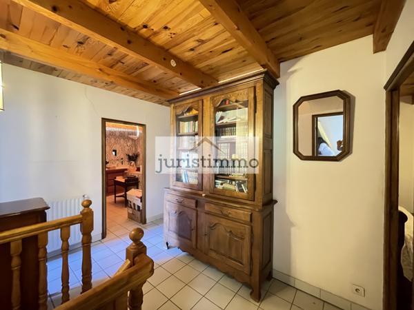 Travaillan (84850) IDEAL INVESTISSEUR : MAGNIFIQUE MAS TYPIQUE EN PIERRES DE 356 M² DIVISE EN DEUX LOGEMENTS AVEC DEPENDANCES DE