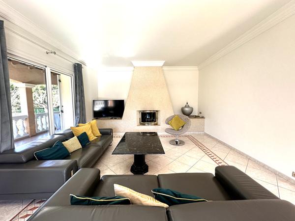 Maison Bouc Bel Air 5 pièce(s) 204 m2