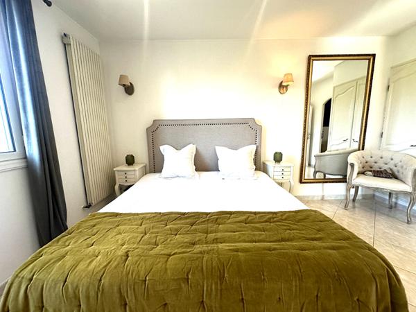 Maison Bouc Bel Air 5 pièce(s) 204 m2