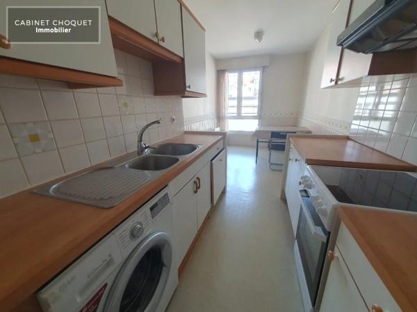 F3 MEUBLE AVEC BALCON, PARKING ET CAVE A LOUER - LILLE LISIERE CENTRE - 67 m 2 - 944 € charges comprises par mois