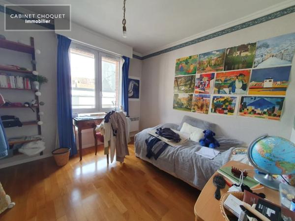 F3 MEUBLE AVEC BALCON, PARKING ET CAVE A LOUER - LILLE LISIERE CENTRE - 67 m 2 - 944 € charges comprises par mois