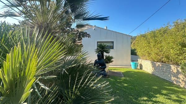 Une belle maison maçonnée familiale avec piscine