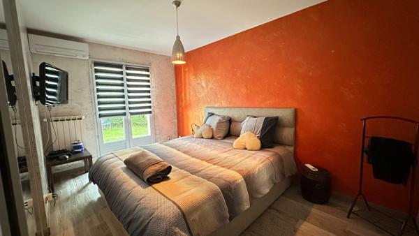 Une belle maison maçonnée familiale avec piscine