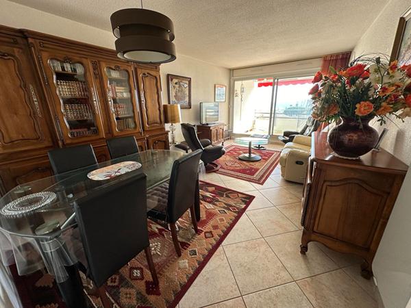 3 PIECES DANS RESIDENCE AVEC PISCINE