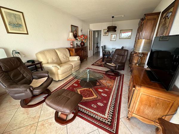 3 PIECES DANS RESIDENCE AVEC PISCINE