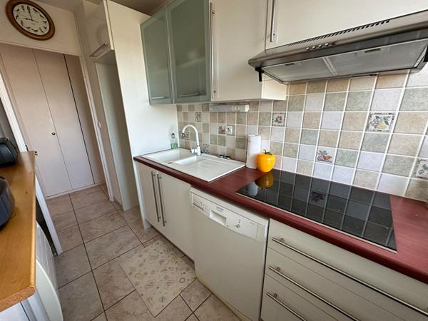 3 PIECES DANS RESIDENCE AVEC PISCINE