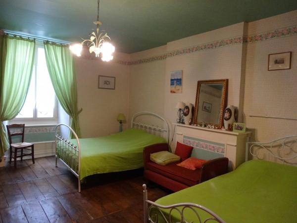 Grande maison de ville avec potentiel pour une chambre d'hôtes