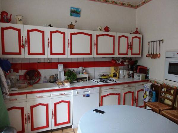 Grande maison de ville avec potentiel pour une chambre d'hôtes