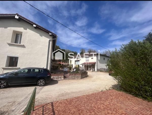 Propriété authentique avec deux maisons, dépendances et terrain de 3 564 m²