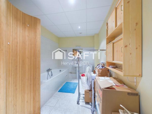 Propriété authentique avec deux maisons, dépendances et terrain de 3 564 m²