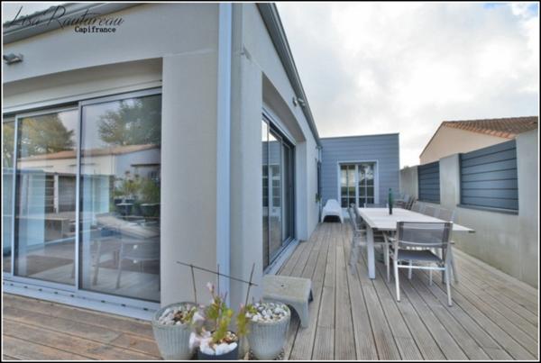 Maison à vendre - 5 chambres - bureau - double garage