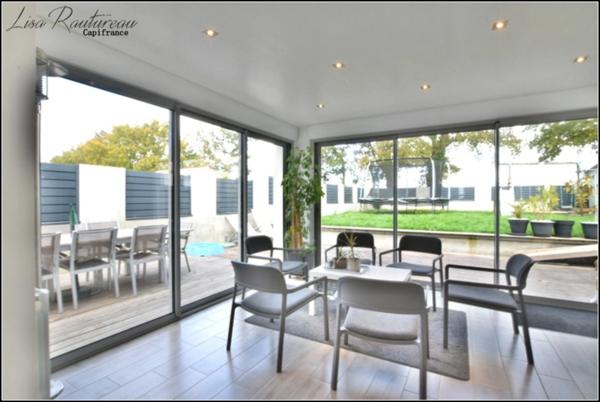 Maison à vendre - 5 chambres - bureau - double garage