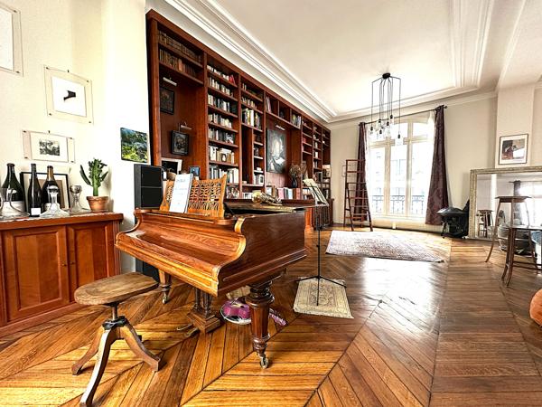 Appartement
         7 pièces
        - 232 m² 1 995 000 € *