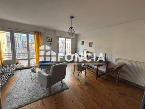 Location Appartement 3 pièces 65.75 m² - 6 PLACE DE GENEVE Chambery 73000