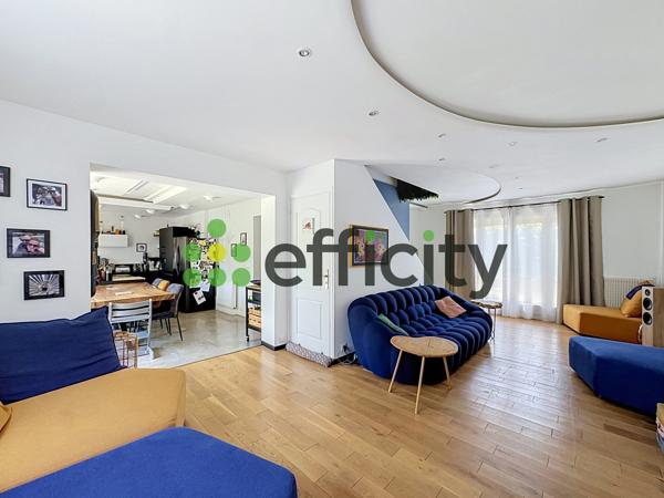 Maison
         7 pièces
        - 134 m² 548 000 € *