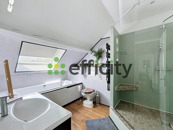 Maison
         7 pièces
        - 134 m² 548 000 € *