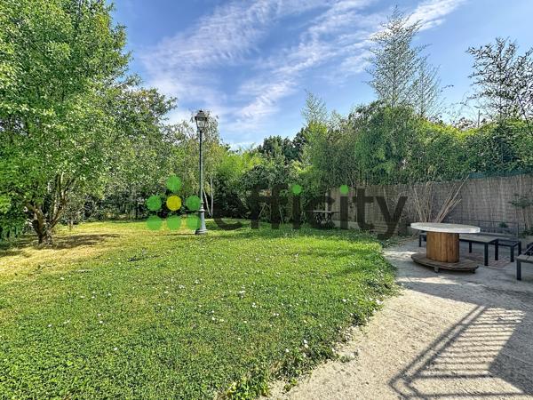 Maison
         7 pièces
        - 134 m² 548 000 € *
