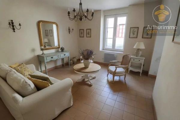 Vente                                                      Immeuble
                        
                     4 pièces                      91 m2                     à Meung-sur-Loire