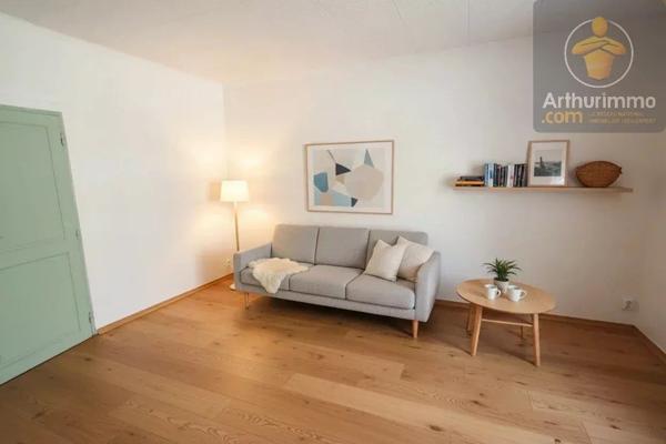 Vente                                                      Immeuble
                        
                     4 pièces                      91 m2                     à Meung-sur-Loire
