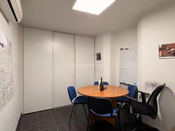 Location                                                      Local commercial
                        
                     4 pièces                      64 m2                     à Gaillac