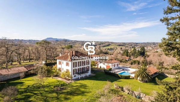 Propriété équestre 18 pièces à vendre Urrugne - 64122 / Réf: SR1-377