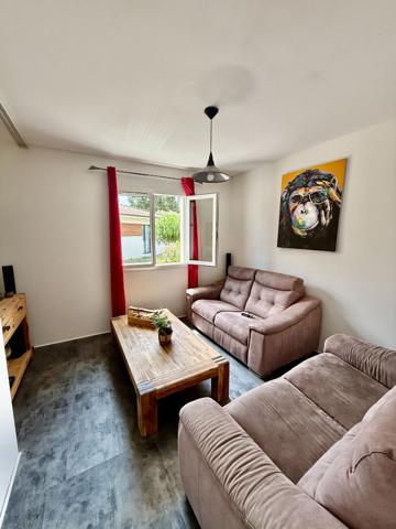 33380 MIOS Maison avec logement indépendant attenant.