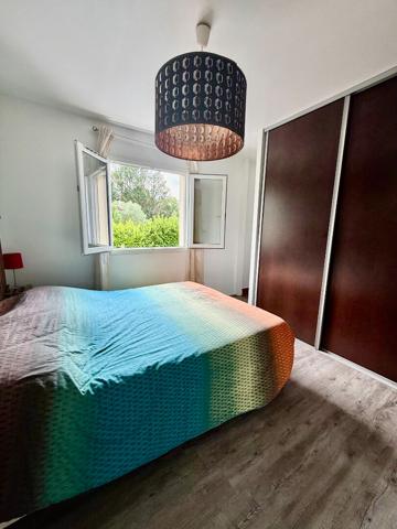 33380 MIOS Maison avec logement indépendant attenant.