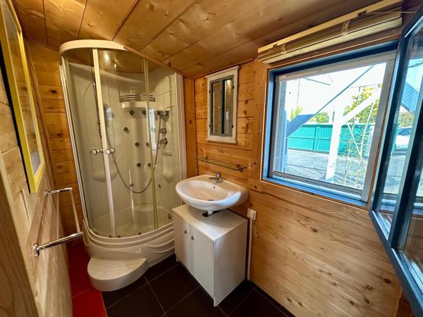 Maison en bois massif de 120m² avec gîte indépendant attenant sur une parcelle de 2800m²